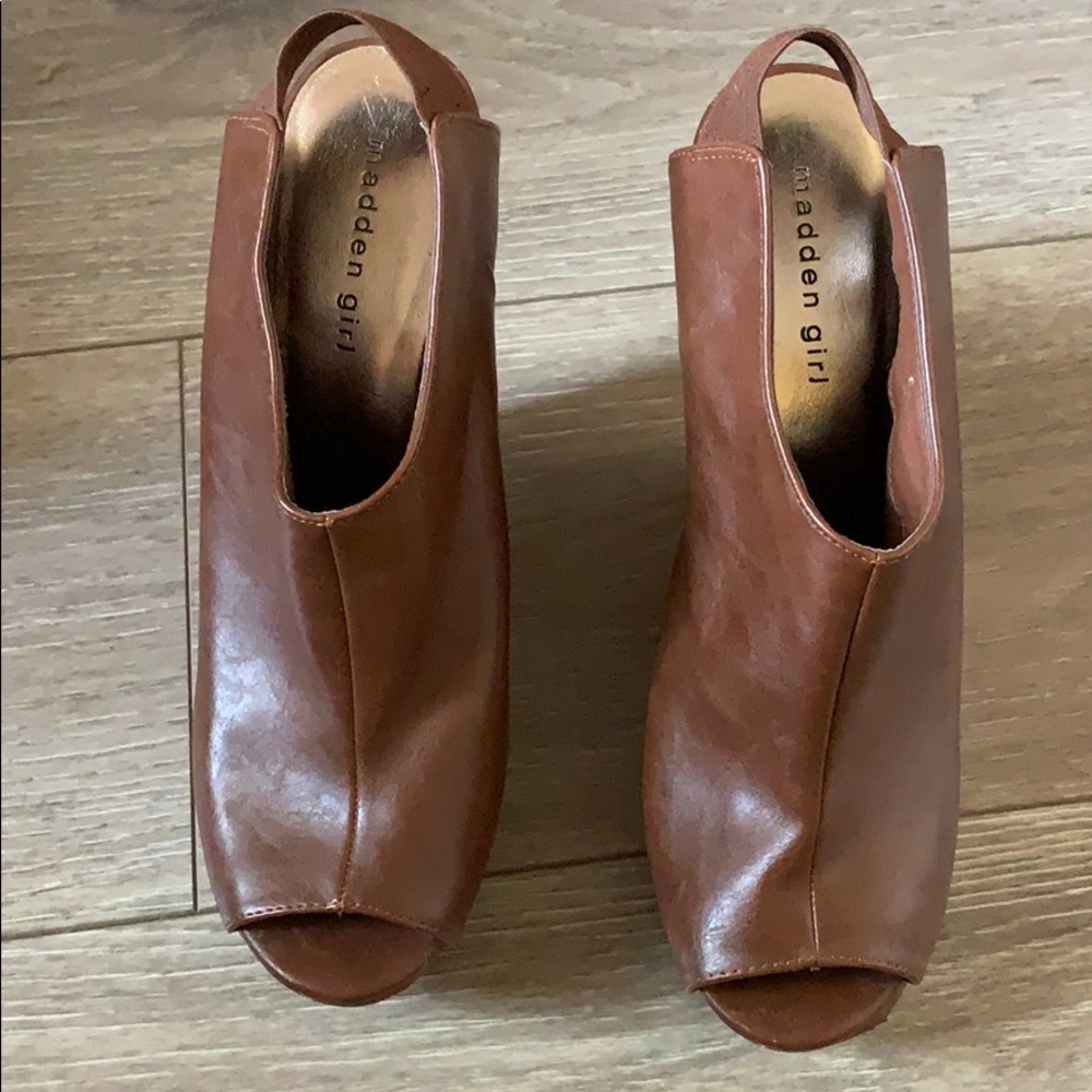 Madden Girl Wedges